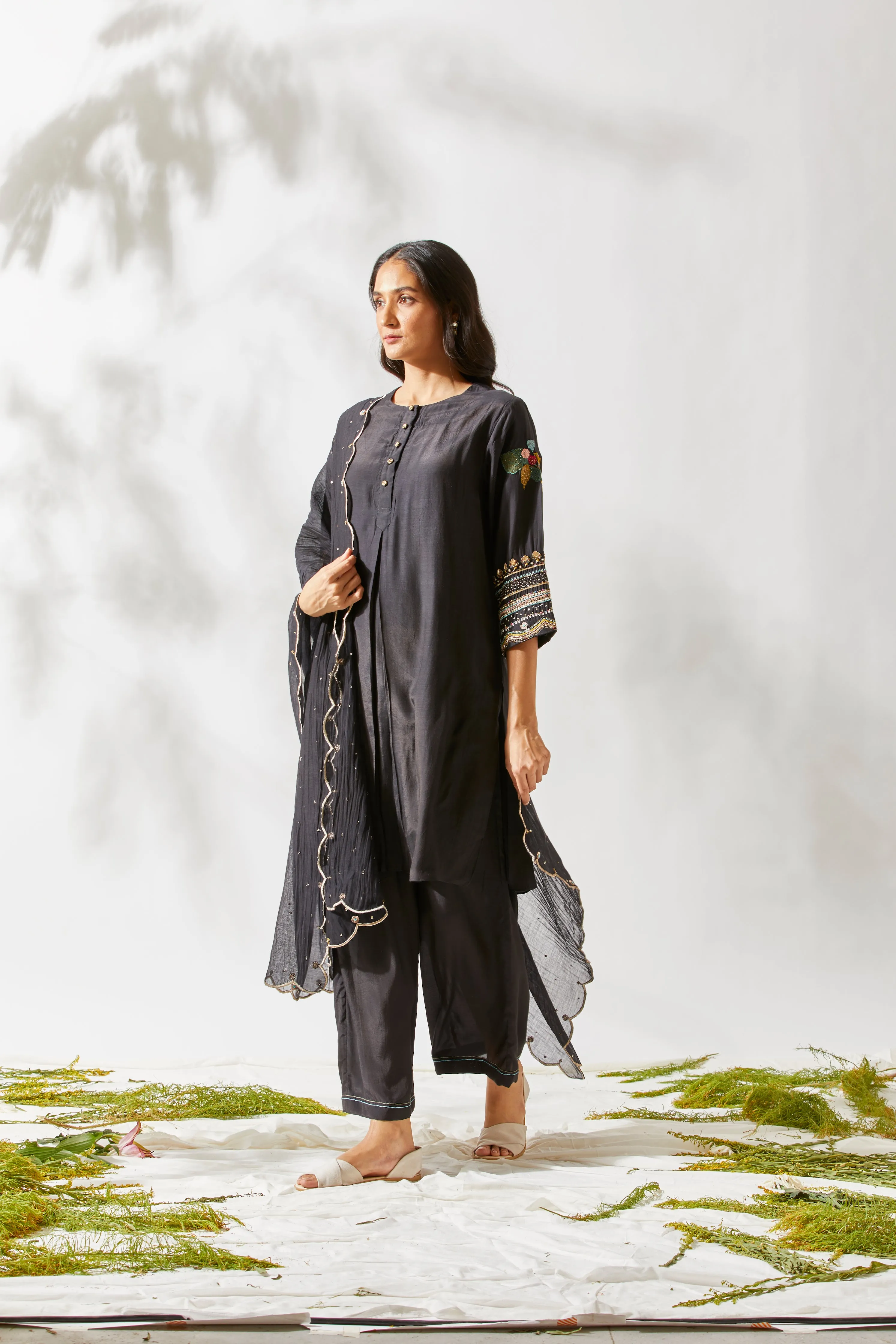 APPLIQUE SLEEVES Black KURTA SET