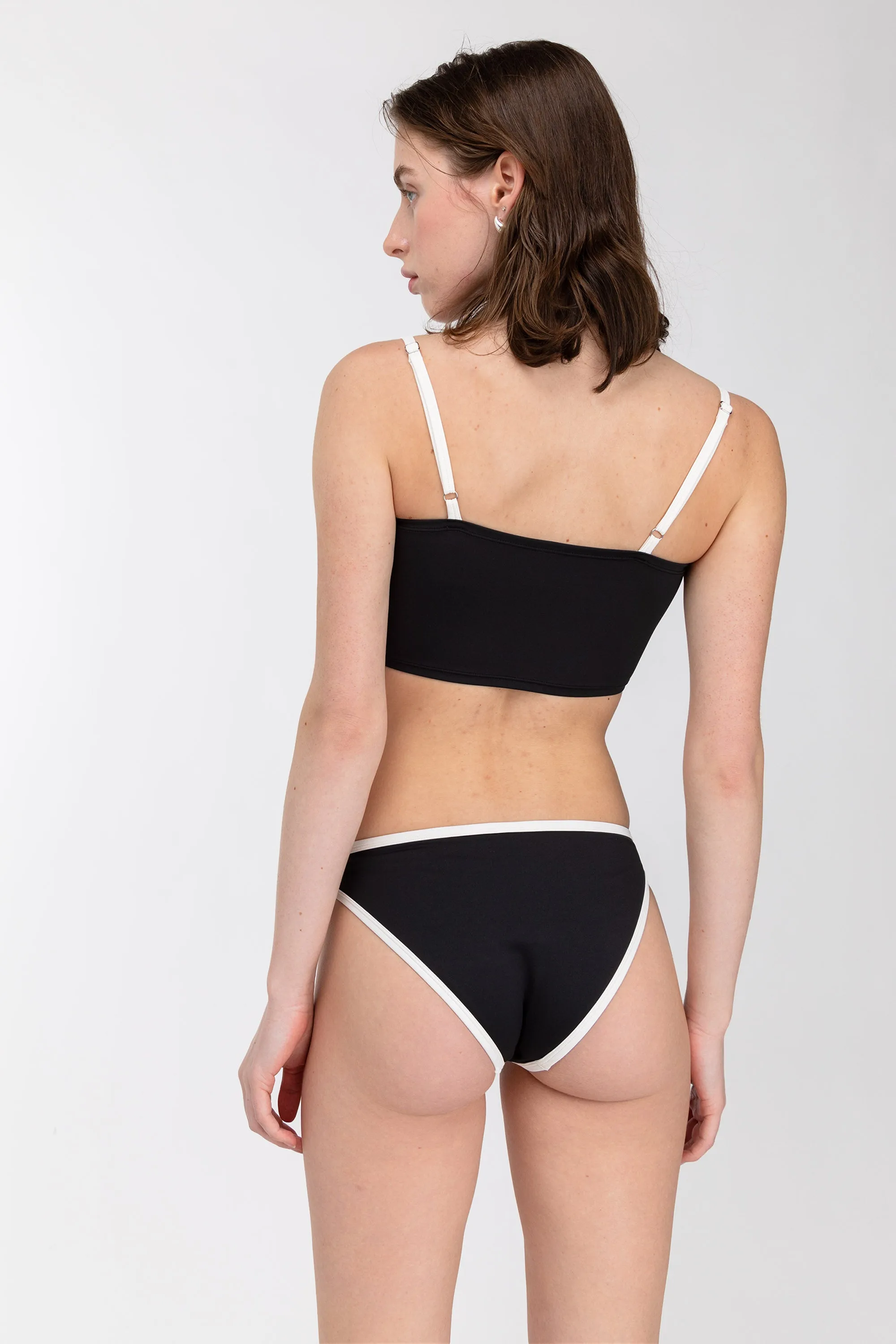 CONTRAST DETAIL LOW-RISE BIKINI BOTTOM