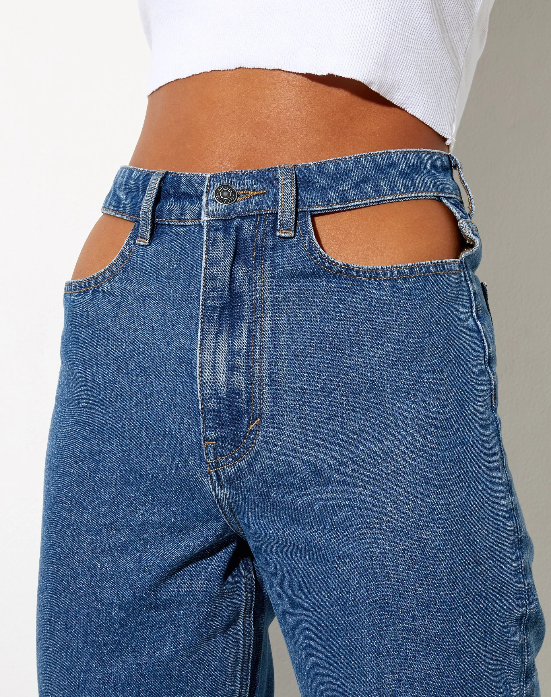 Cut Out Straight Leg Jean in Mid Wash