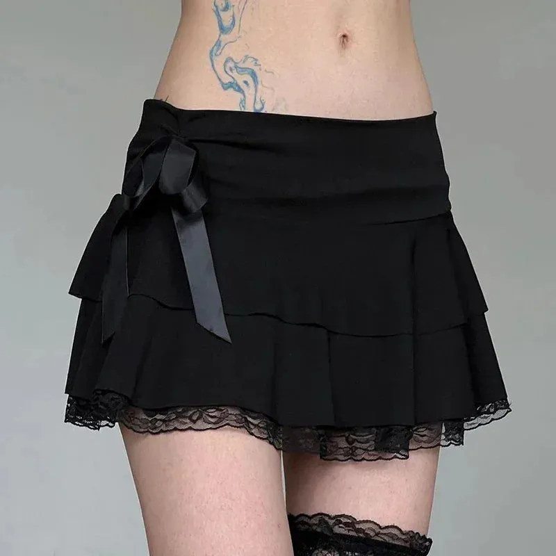 Dark Academia Lace A-Line Mini Skirt – Black Low-Waisted with Bow Stitching, Y2K Gothic Style Short Skirt for Cute Streetwear