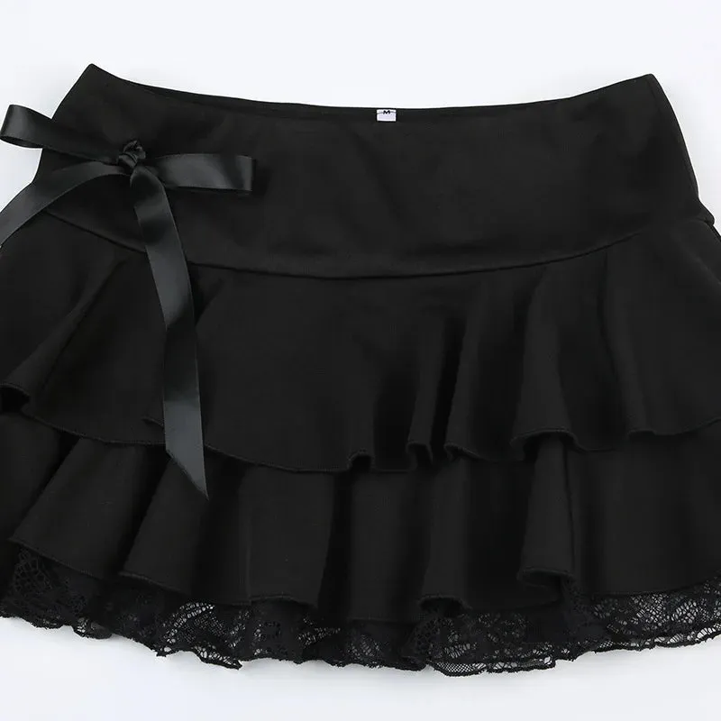 Dark Academia Lace A-Line Mini Skirt – Black Low-Waisted with Bow Stitching, Y2K Gothic Style Short Skirt for Cute Streetwear