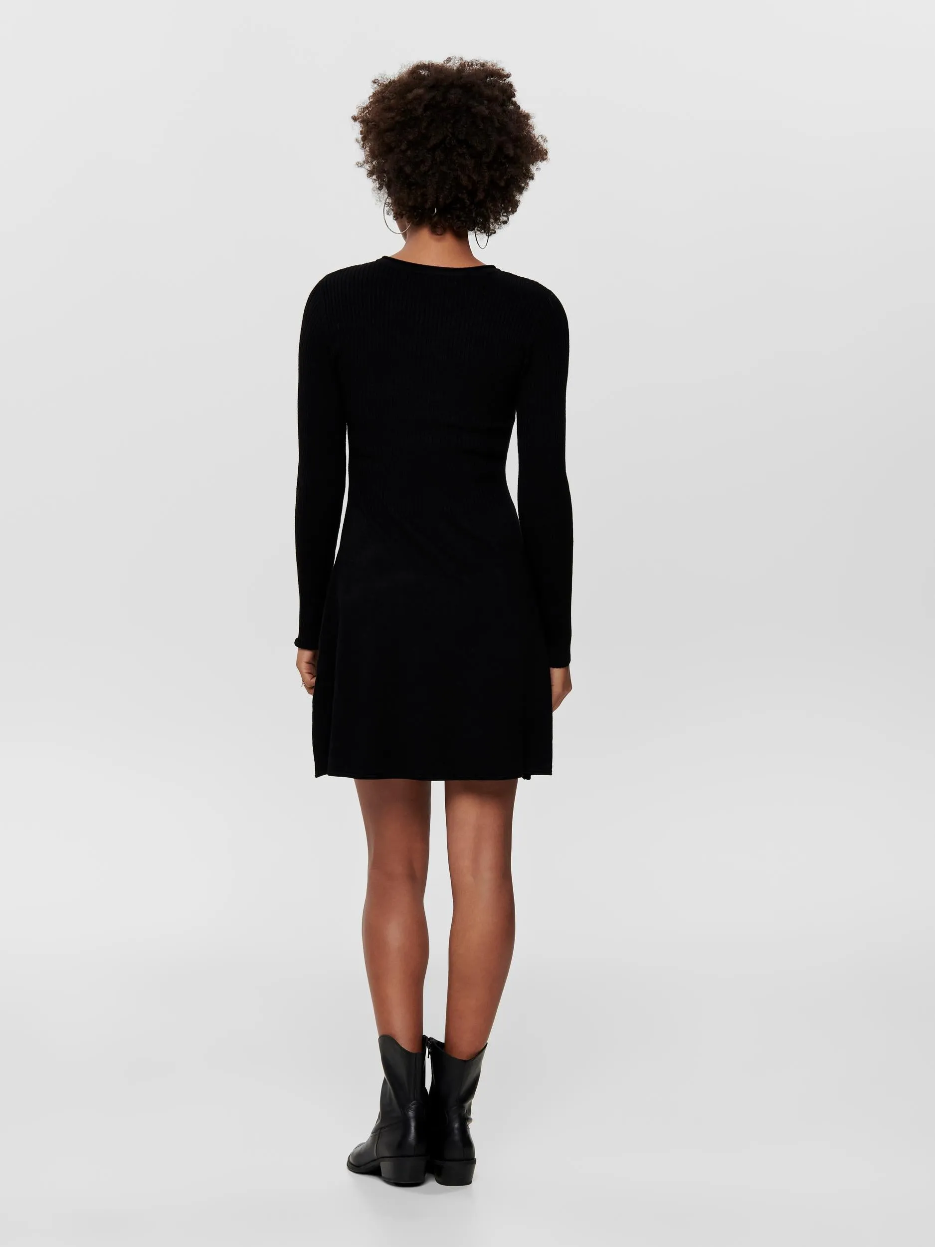 ONLY LONG SLEEVE O-NECK DRESS IN BLACK