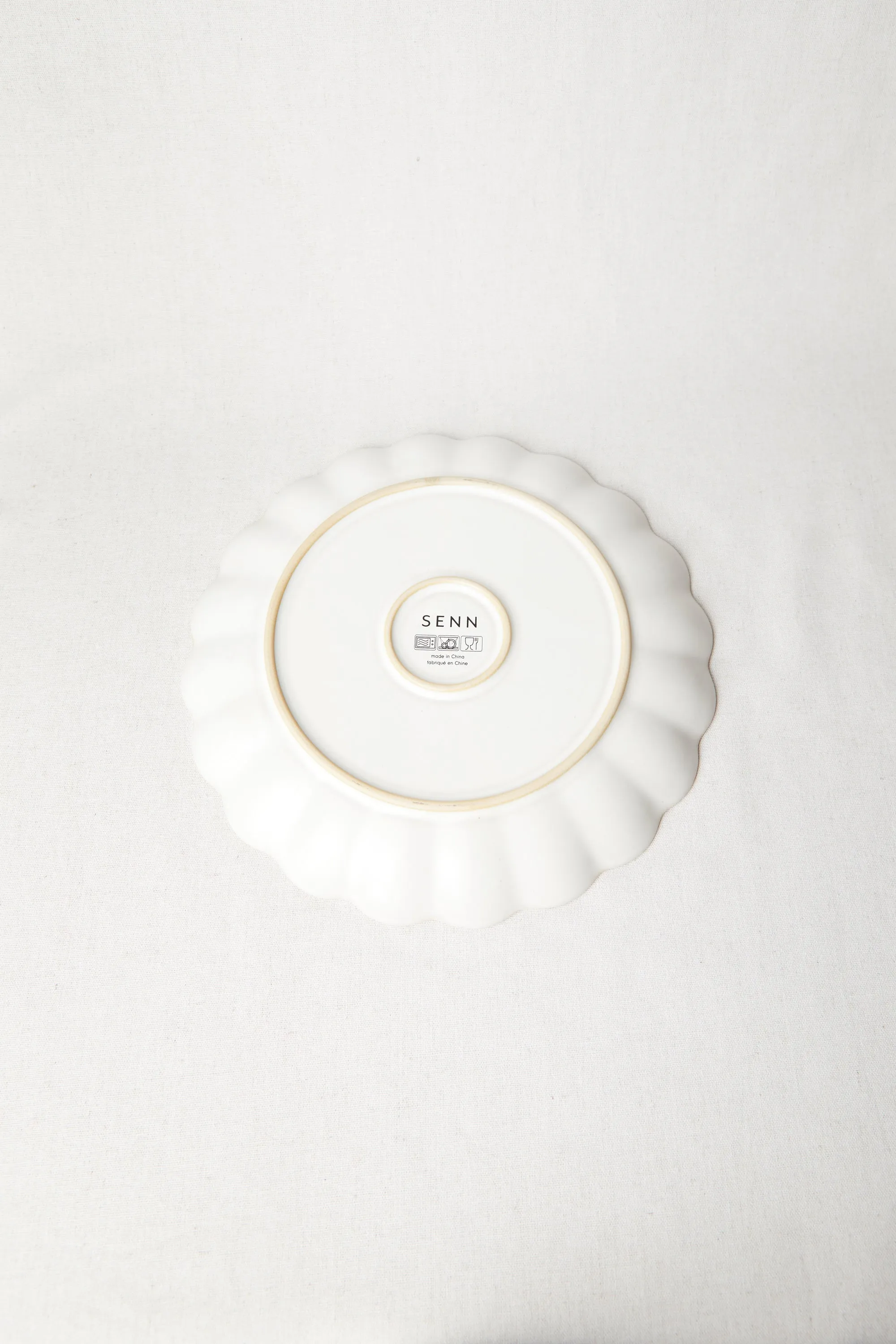 SCALLOPED DINNER PLATE